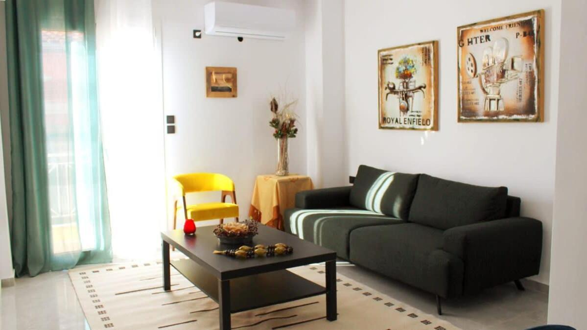 Patras Cozy Nest In The Vibrant City Center Екстер'єр фото