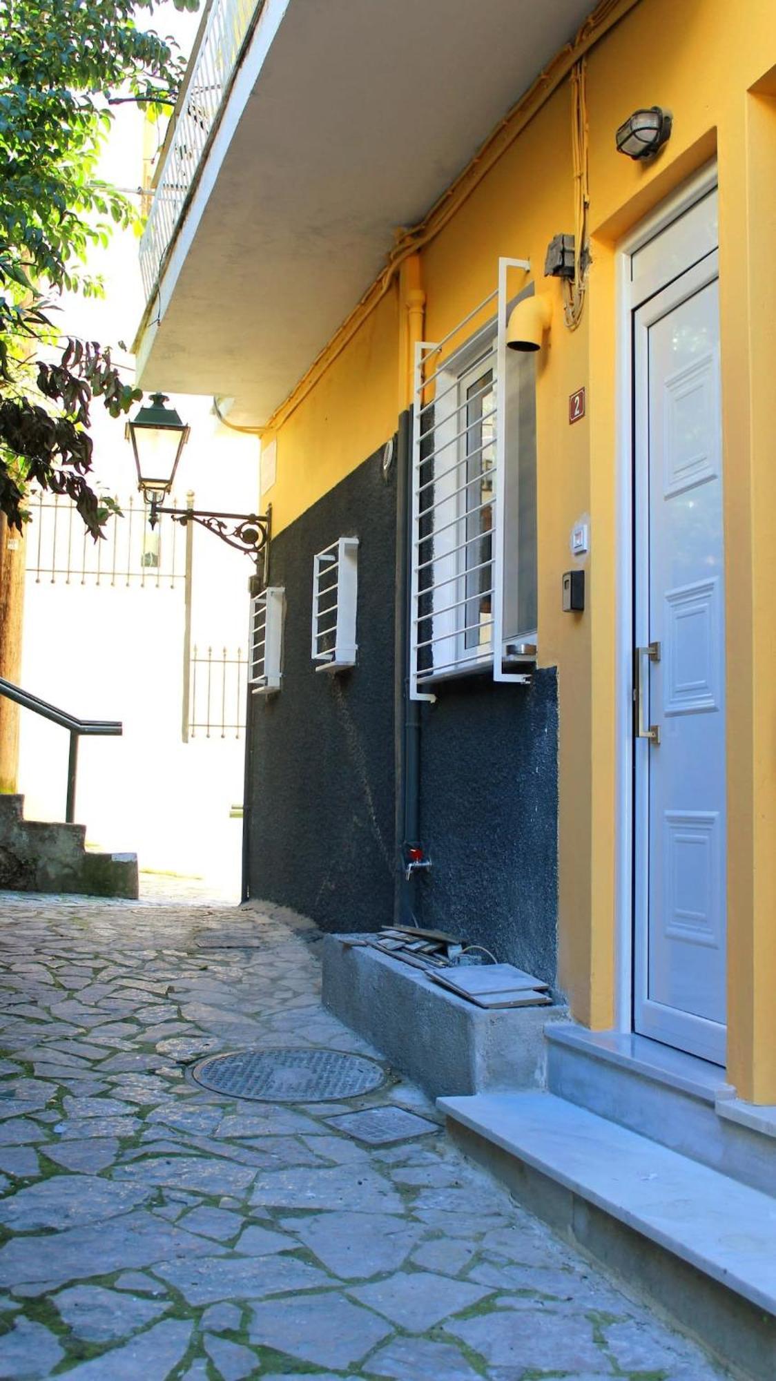 Patras Cozy Nest In The Vibrant City Center Екстер'єр фото